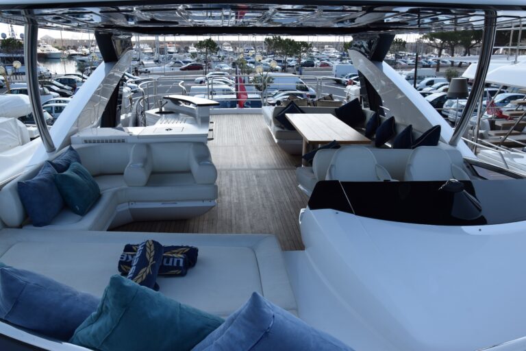 The 28m Yacht RAY III