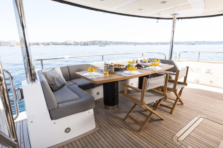 The 28m Yacht SPONTANEOUS
