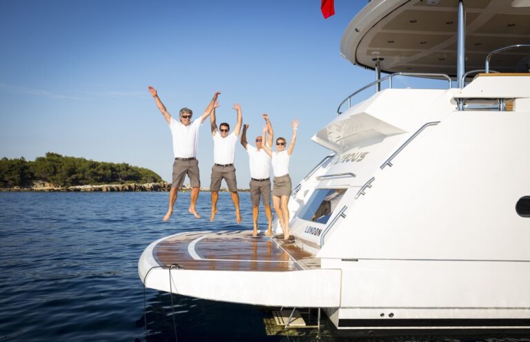 The 28m Yacht SPONTANEOUS