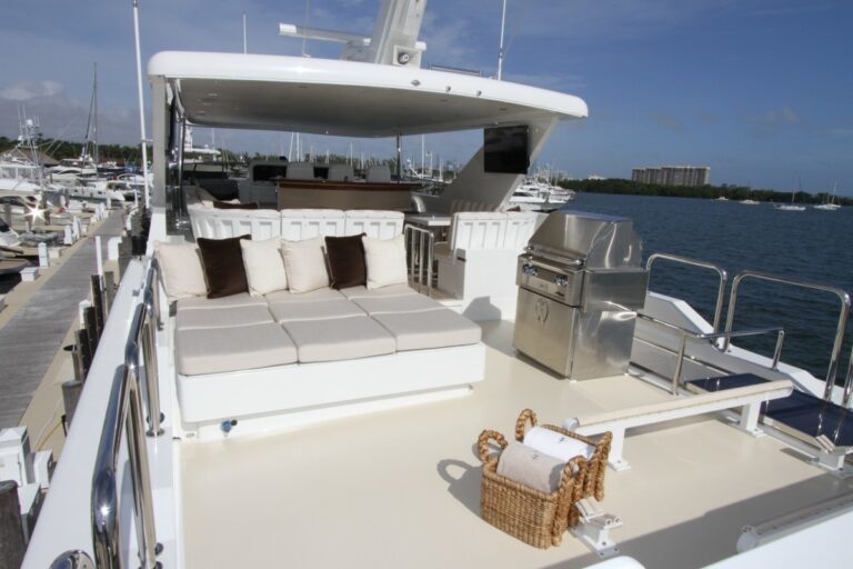 The 28m Yacht STERLING V