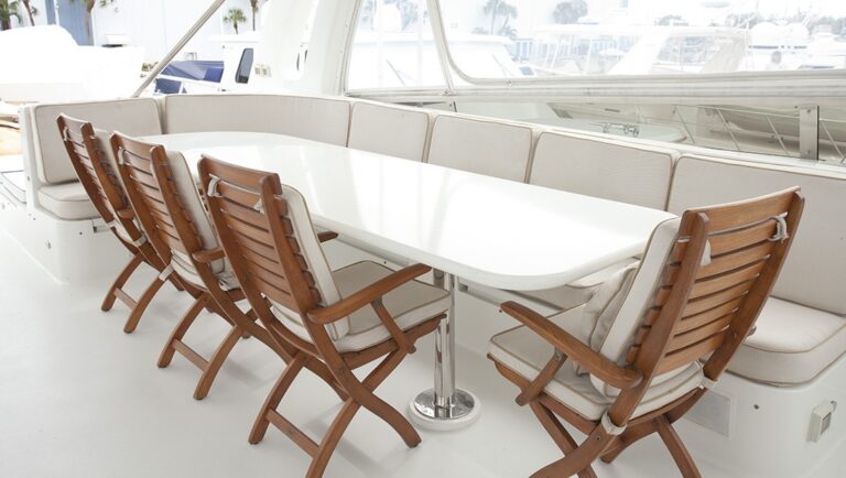 The 28m Yacht YOLY