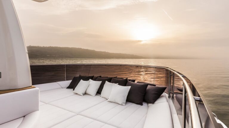 The 28m Yacht YVONNE