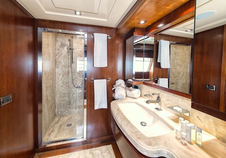 The 29m Yacht ANNE MARIE