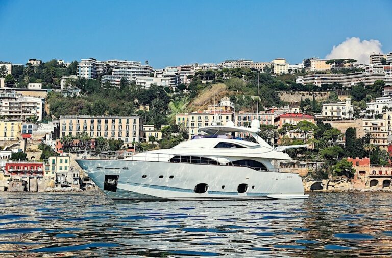 The 29m Yacht ANNE MARIE