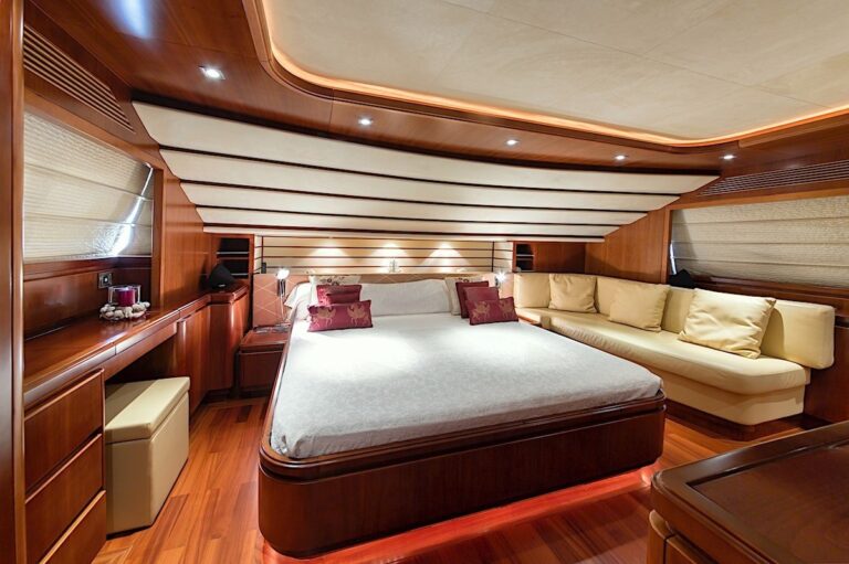 The 29m Yacht ANNE MARIE