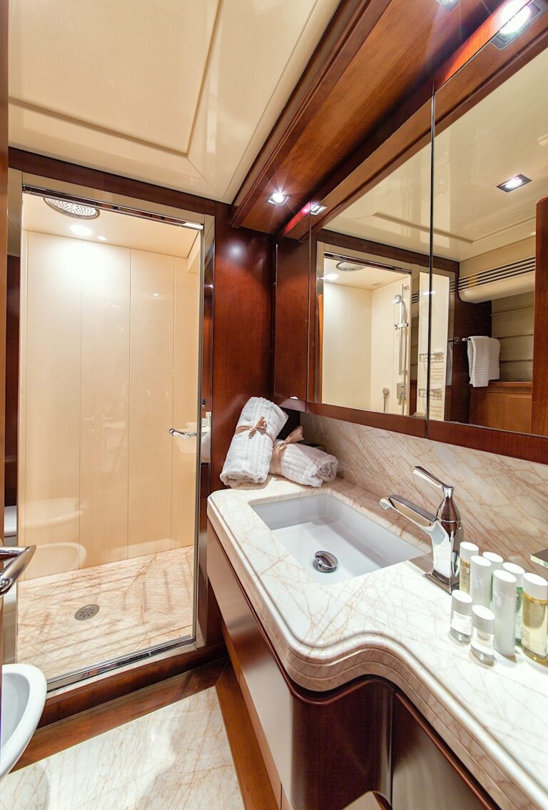The 29m Yacht ANNE MARIE