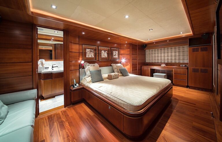 The 29m Yacht ANNE MARIE