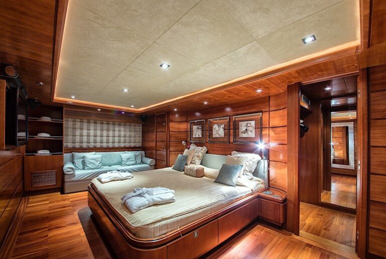 The 29m Yacht ANNE MARIE
