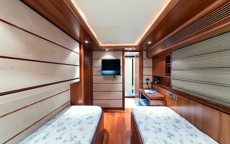 The 29m Yacht ANNE MARIE