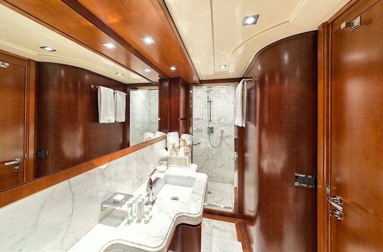 The 29m Yacht ANNE MARIE