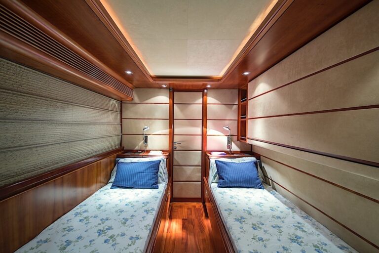 The 29m Yacht ANNE MARIE