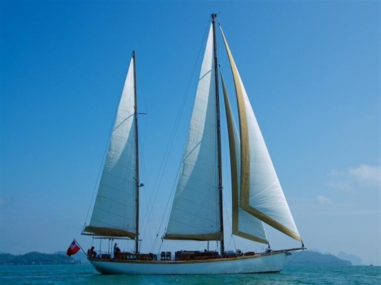 The 29m Yacht AVENTURE