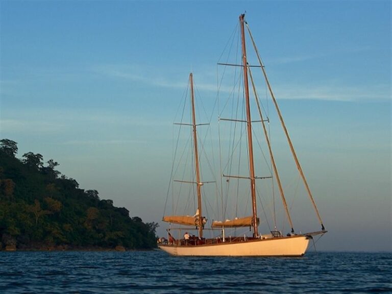 The 29m Yacht AVENTURE