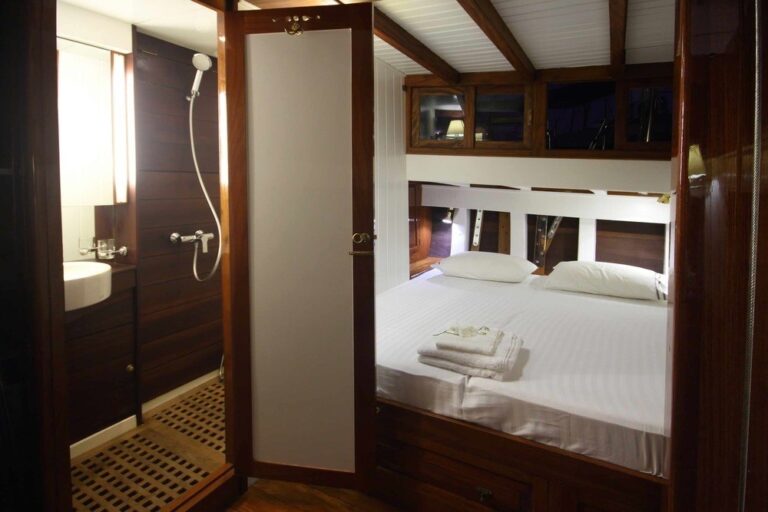 The 29m Yacht AVENTURE