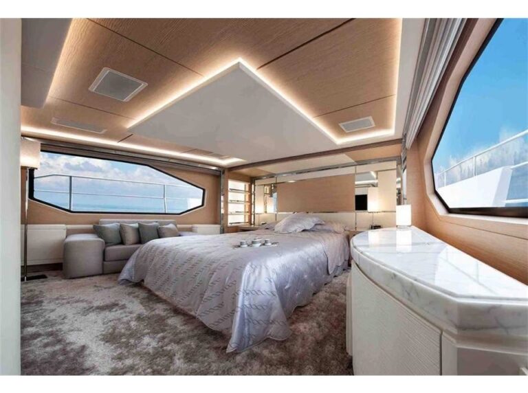 The 29m Yacht AZUL