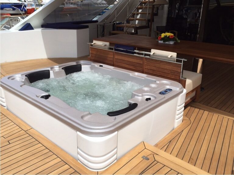The 29m Yacht HUTIANE