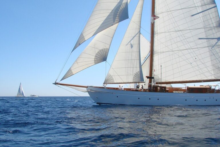 The 29m Yacht MOONBEAM IV