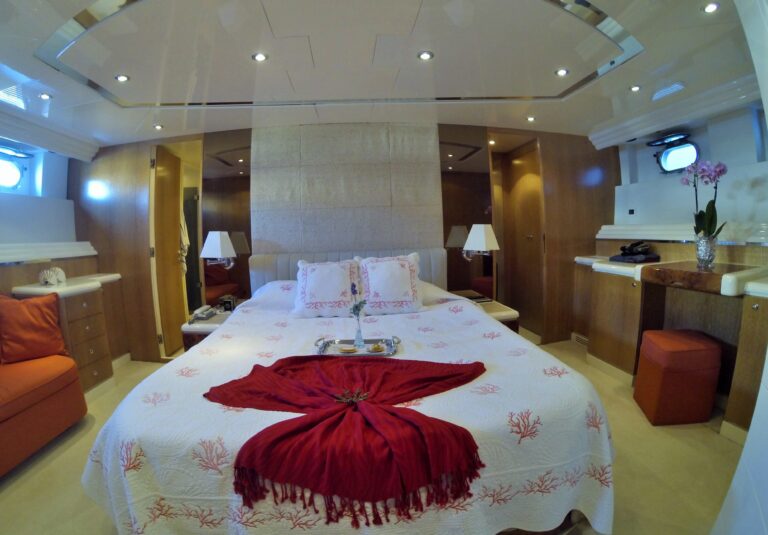 The 29m Yacht MOONDANCE