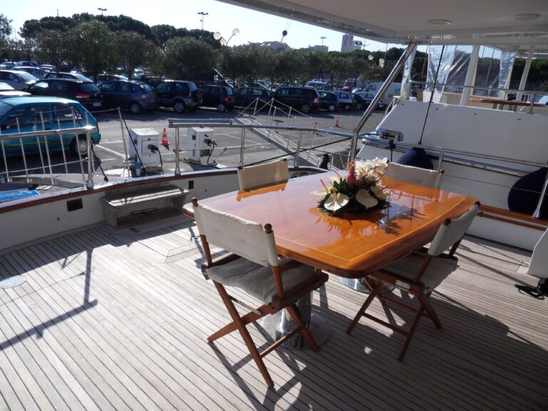 The 29m Yacht MOONRAKER