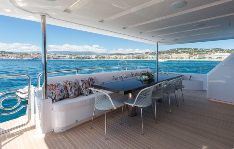 alfresco dining