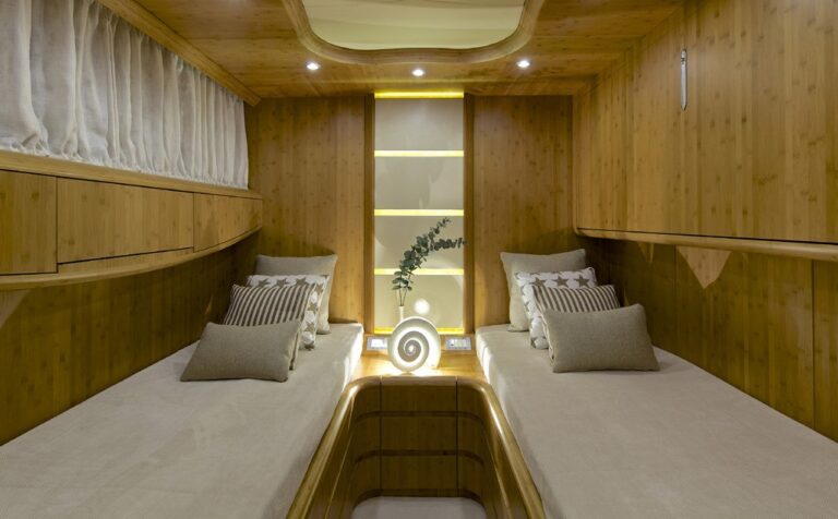 Twin cabin