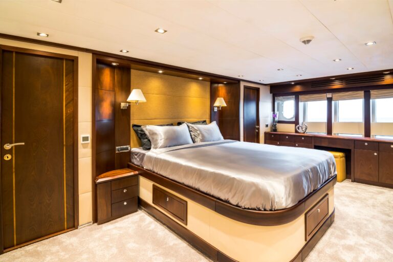 Guest cabin