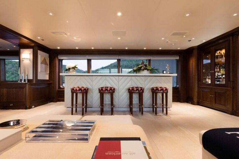 Main deck bar
