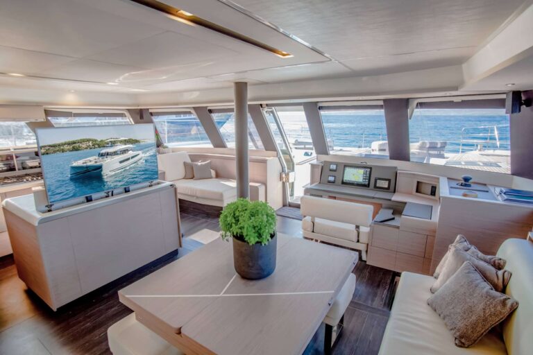 Main salon (sistership layout)