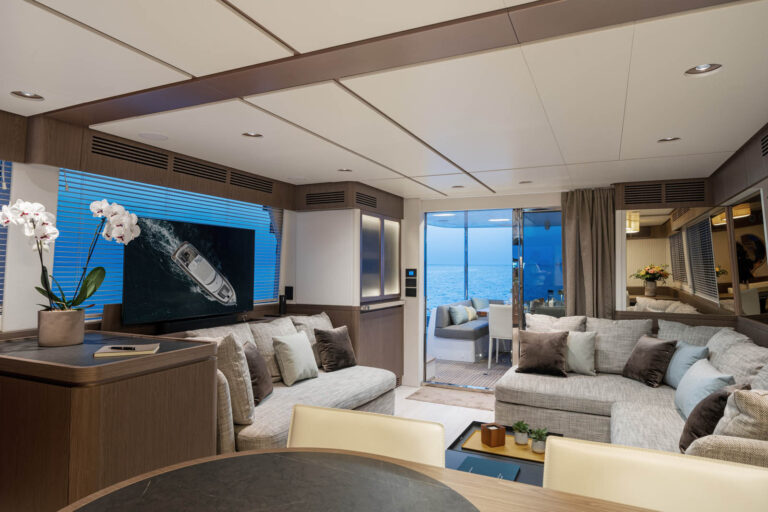 Main salon view aft to starboard