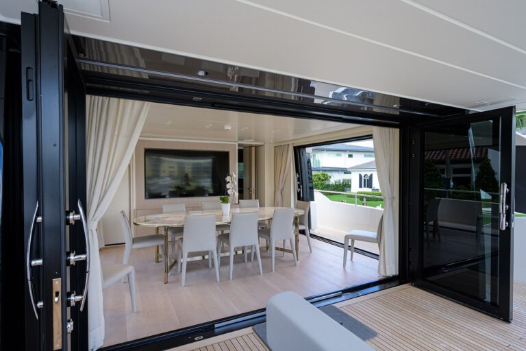 Skylounge dining room
