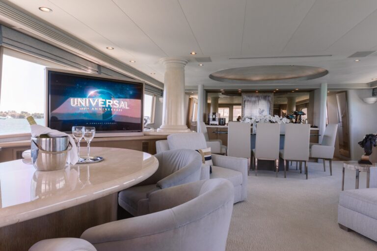Main salon bar