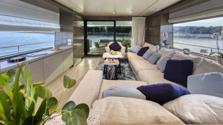 Main salon lounge