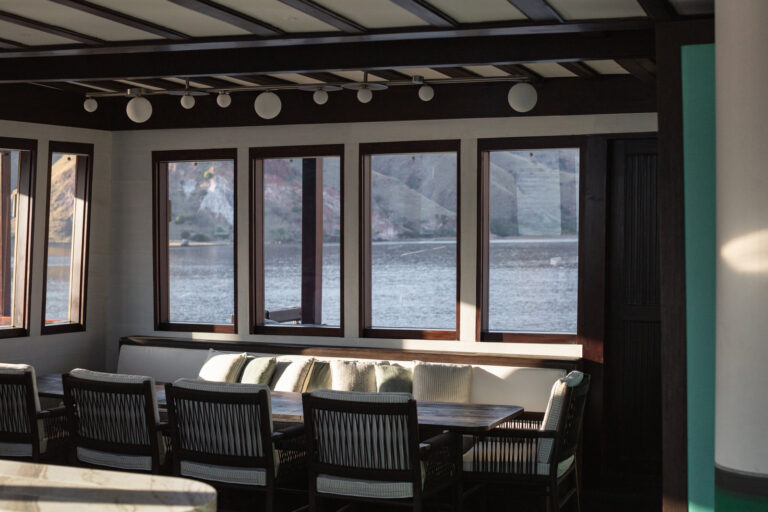 Salon dining