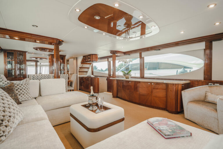 Classic contemporary decor