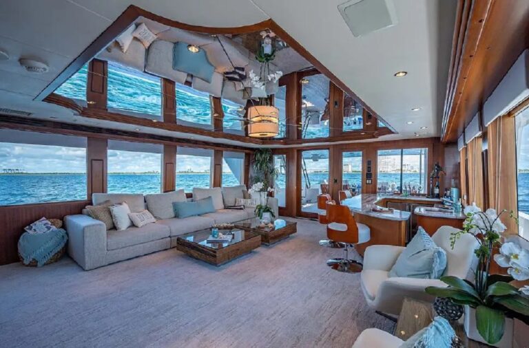 Classic yacht decor
