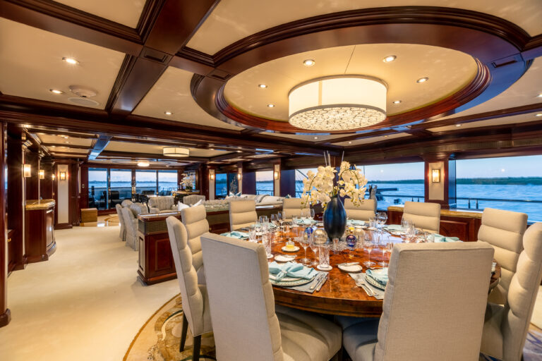 Classical decor with exquisite furnishings
