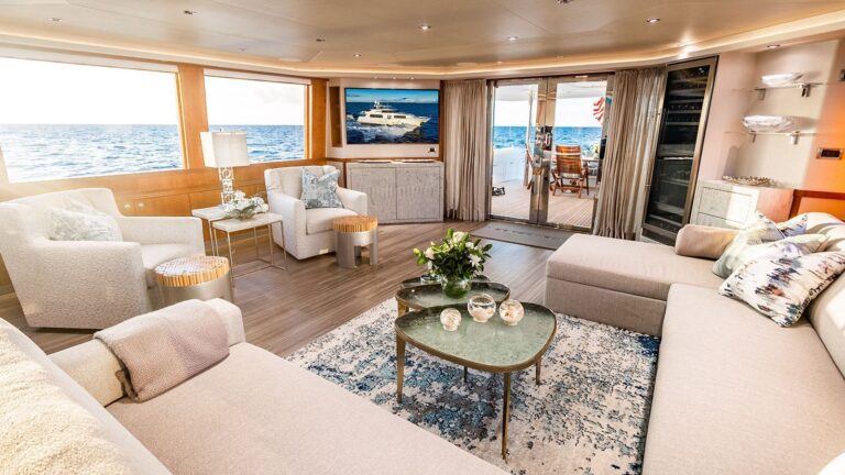 Main salon lounge