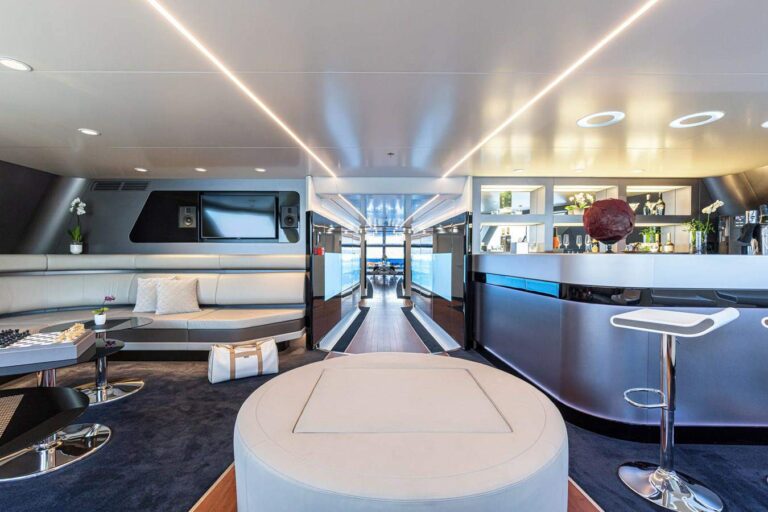Forward lounge with bar and seating