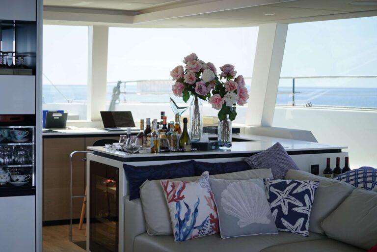 Main salon bar