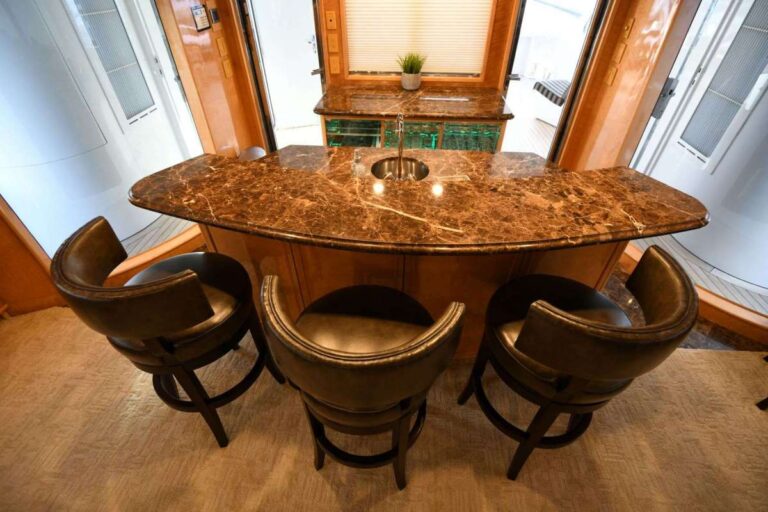 Main salon bar