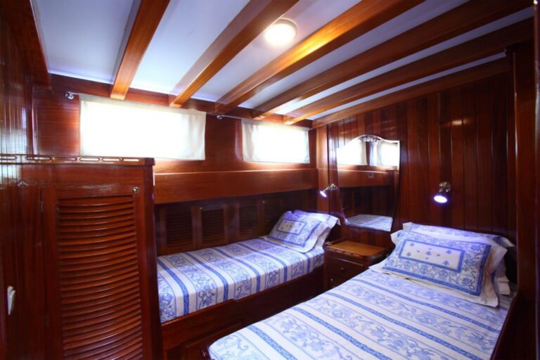 Twin cabin