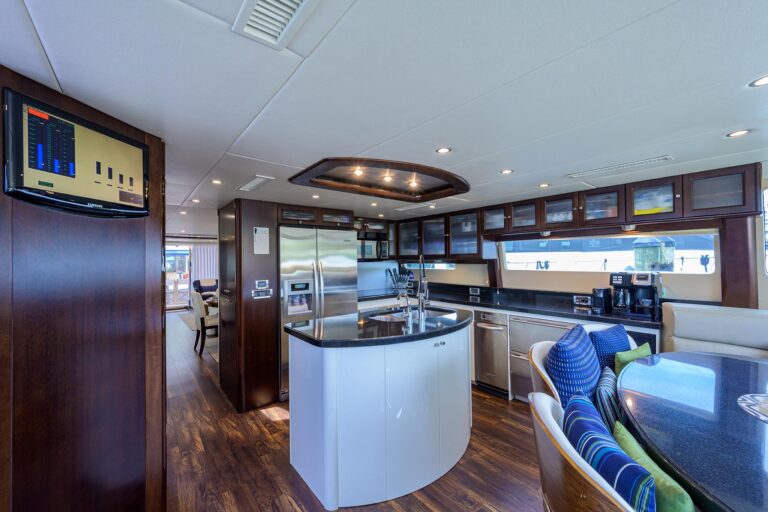 Dine in galley