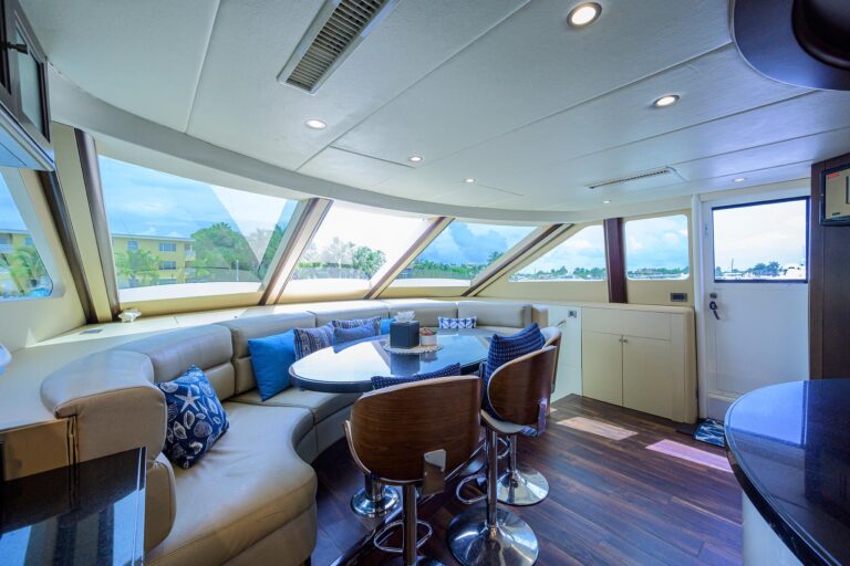 Galley dinette