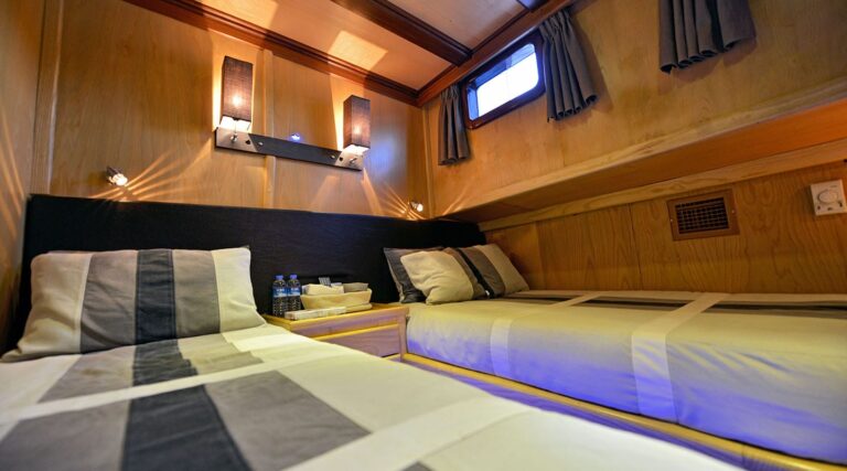 Versatile twin cabin