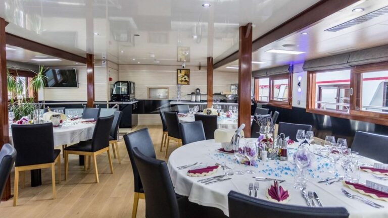 Dining Salon