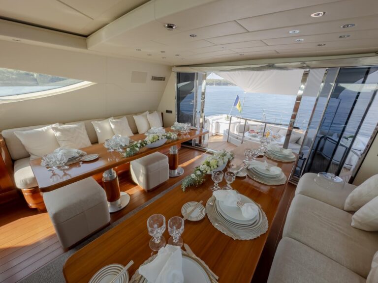 Lower Dining Salon