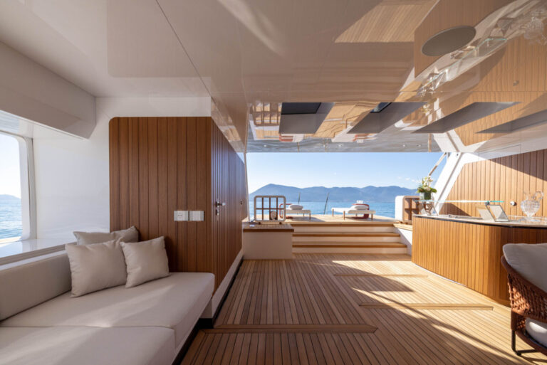 Beach Club (sistership)