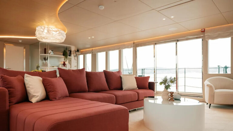 Main Deck Salon