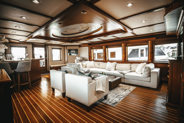 Main Salon And Bar