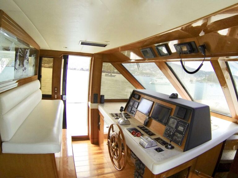 Motor Yacht MCGREGOR III Helm Station